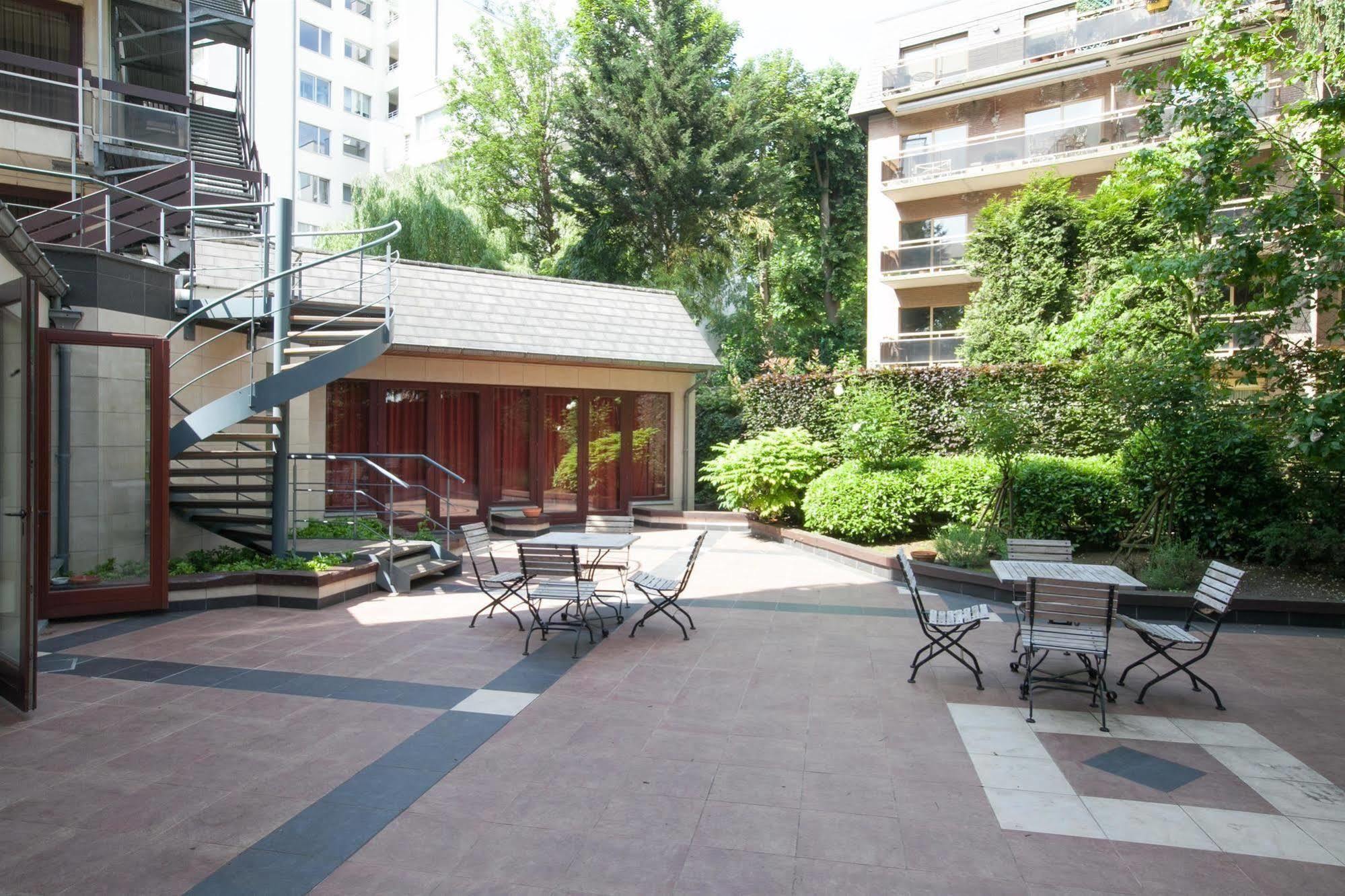 Hotel Best Western County House Saint-Gilles Bagian luar foto