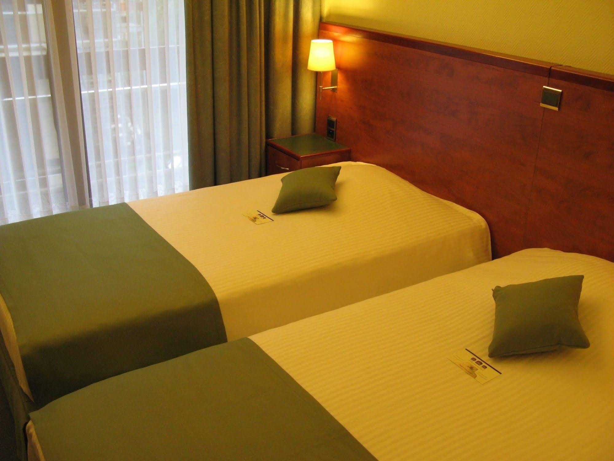Hotel Best Western County House Saint-Gilles Bagian luar foto