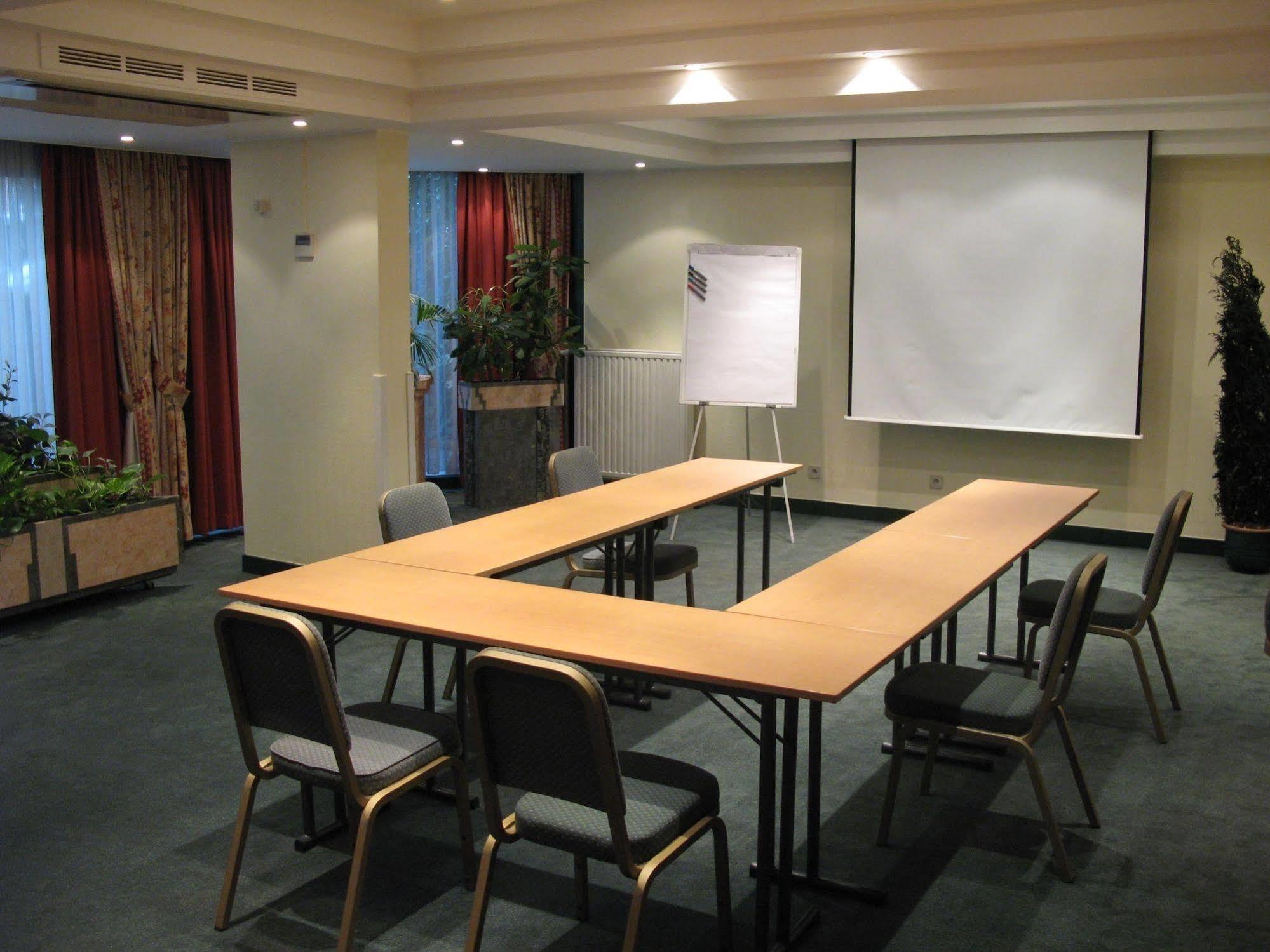 Hotel Best Western County House Saint-Gilles Bagian luar foto