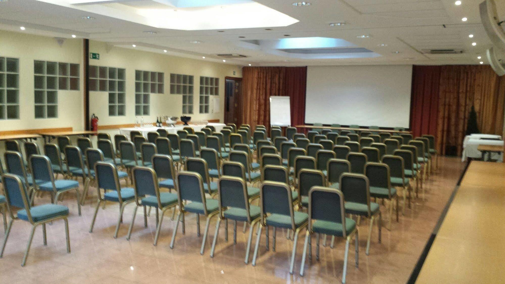 Hotel Best Western County House Saint-Gilles Bagian luar foto